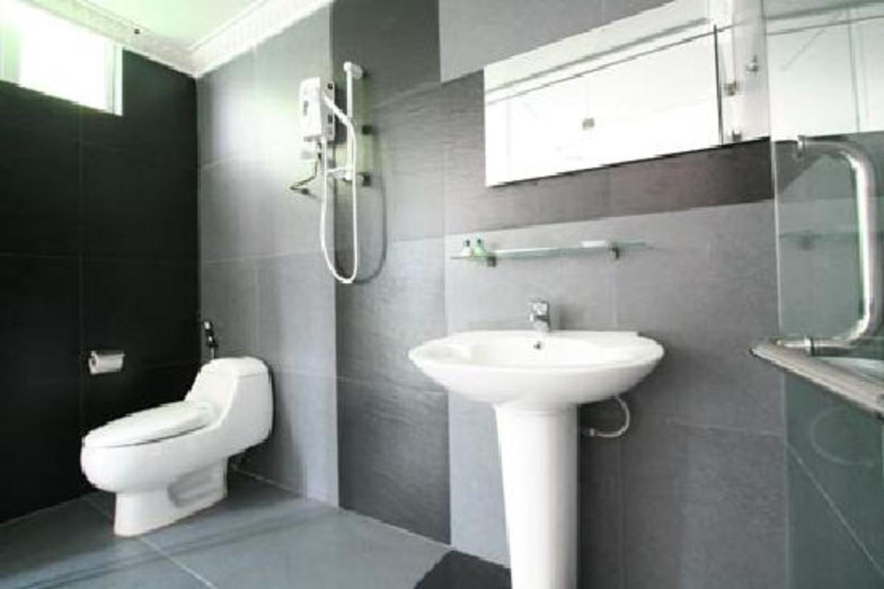 T Hotel Johor Bahru Skudai Exteriör bild