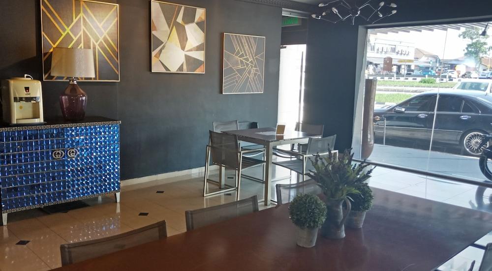 T Hotel Johor Bahru Skudai Exteriör bild