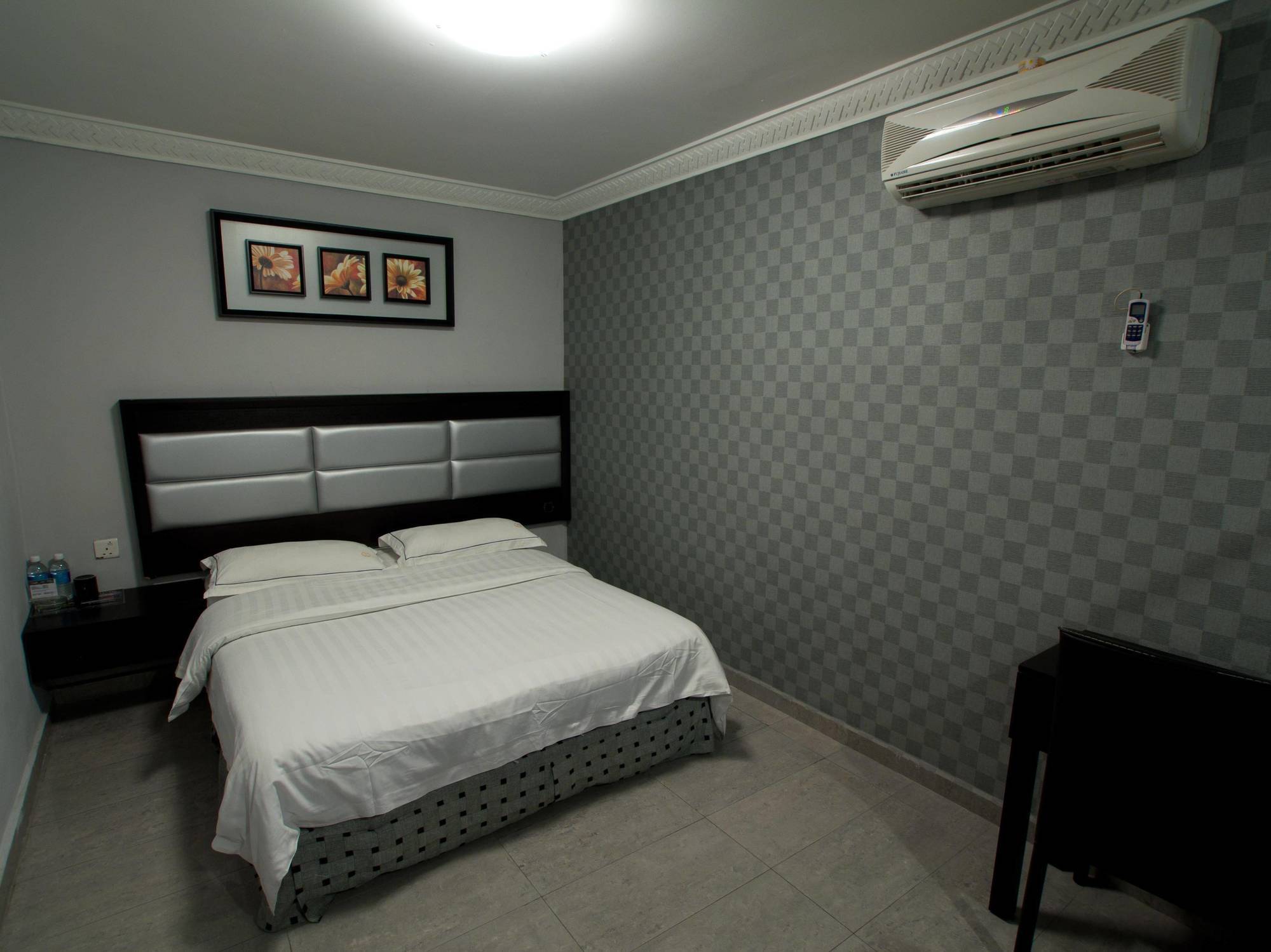 T Hotel Johor Bahru Skudai Exteriör bild