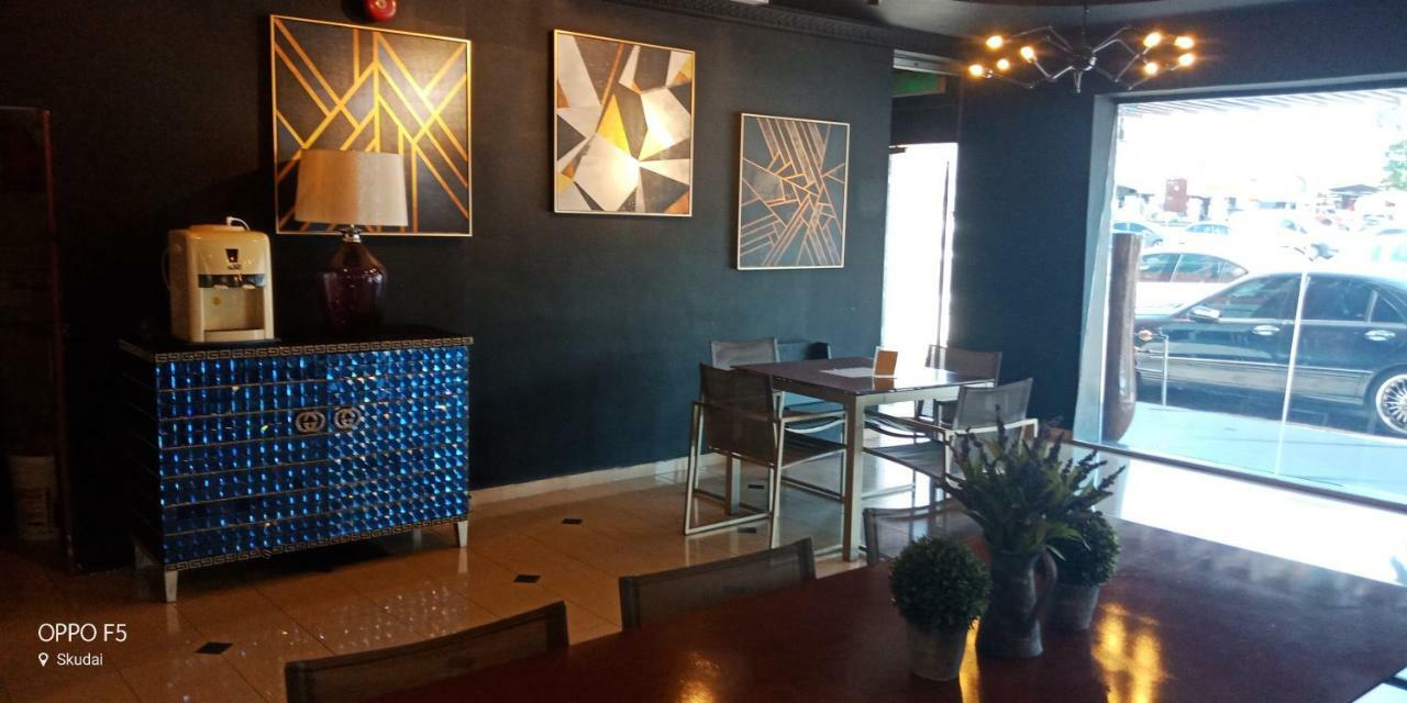 T Hotel Johor Bahru Skudai Exteriör bild