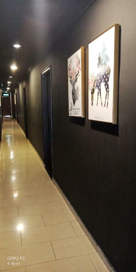 T Hotel Johor Bahru Skudai Exteriör bild